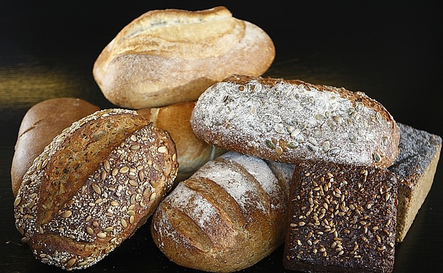生活科普：全麦面包能减肥和控血糖？吃对了才有效果，教你挑选技巧→